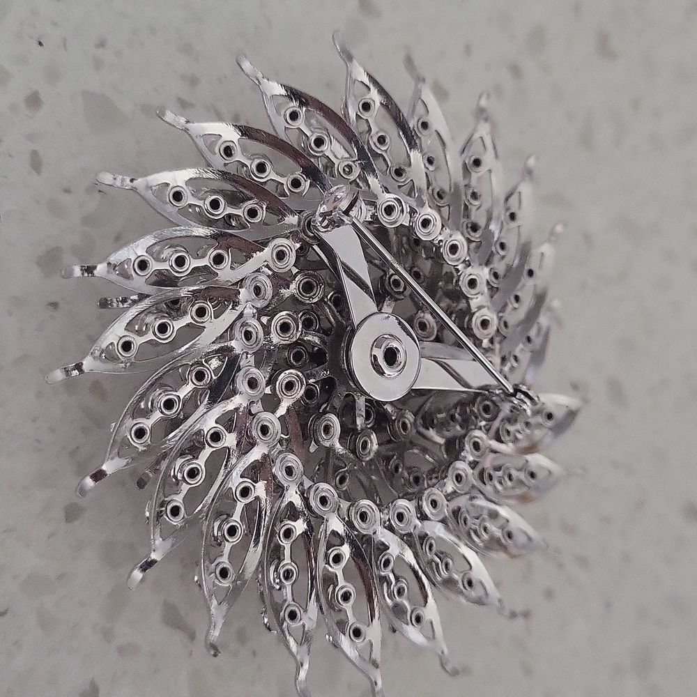 Large Sunburst Pinwheel Rhinestone Brooch - Picture 4 of 5